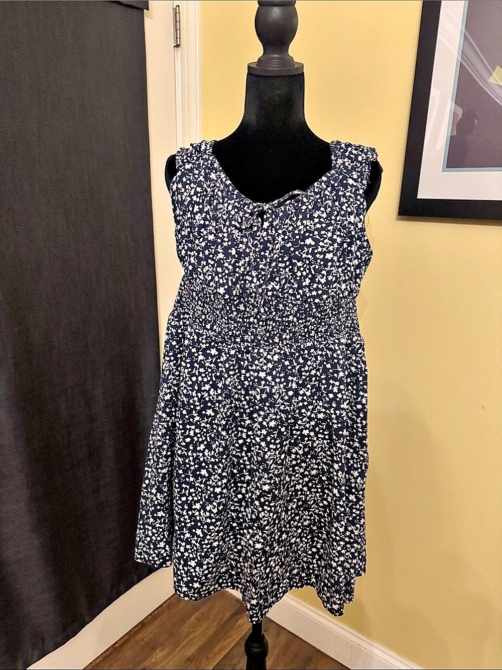 Old Navy Floral Mini Dress in Blue & White Size XL Like New